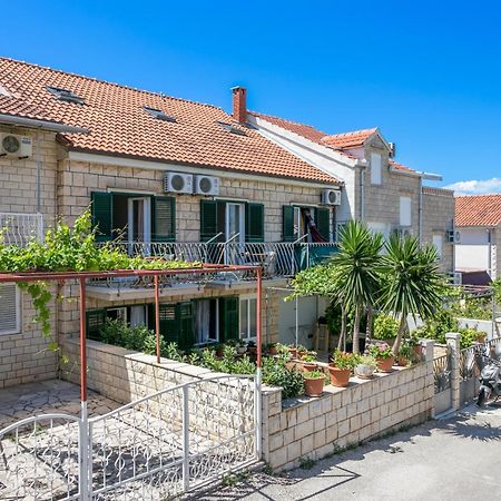 Apartments And Rooms With Parking Space Supetar, Brac - 5658 Kültér fotó