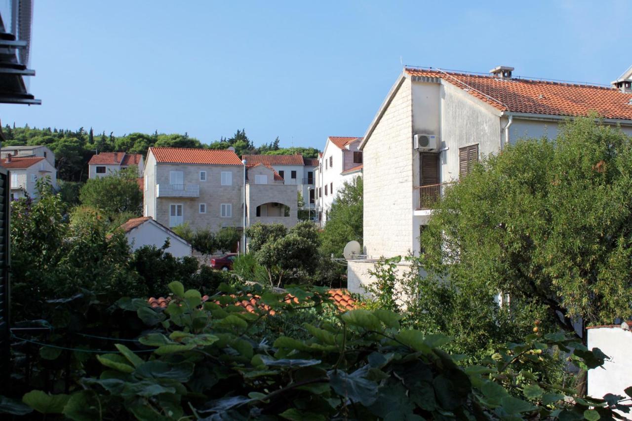 Apartments And Rooms With Parking Space Supetar, Brac - 5658 Kültér fotó